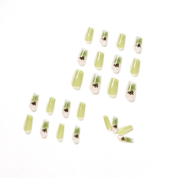 Künstliche Nagelverlängerungen mit elegantem Schmetterlingsdesign Karnz