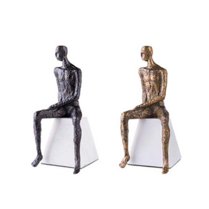 Künstlerische Sitzfigur Skulptur