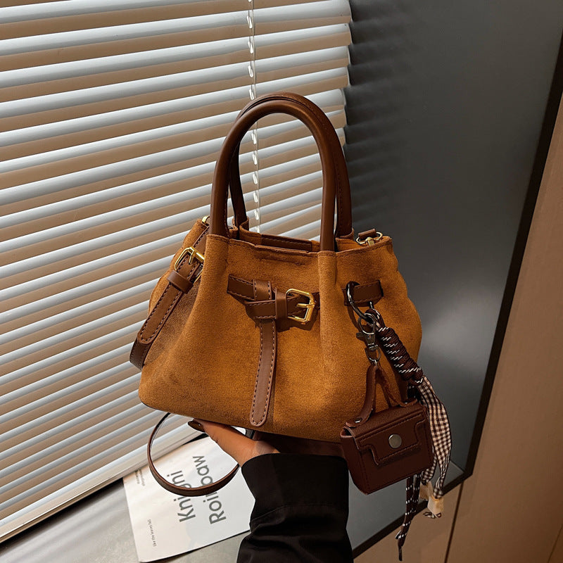 Elegante Wildleder Handtasche Karnz