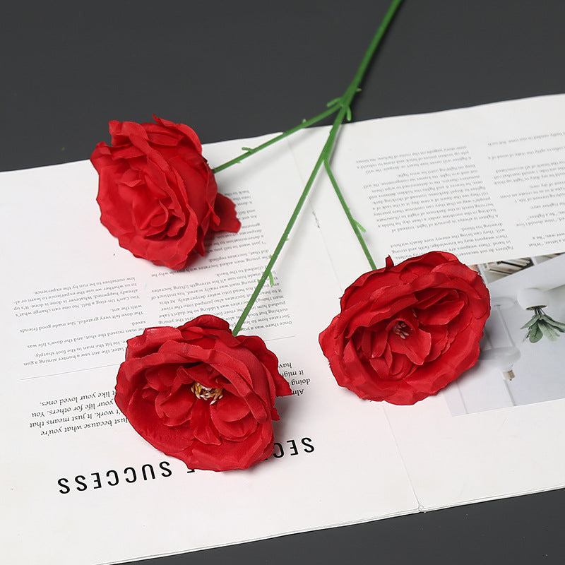 Elegante Seidenblume mit Stiel für die Wohnkultur dekorieren