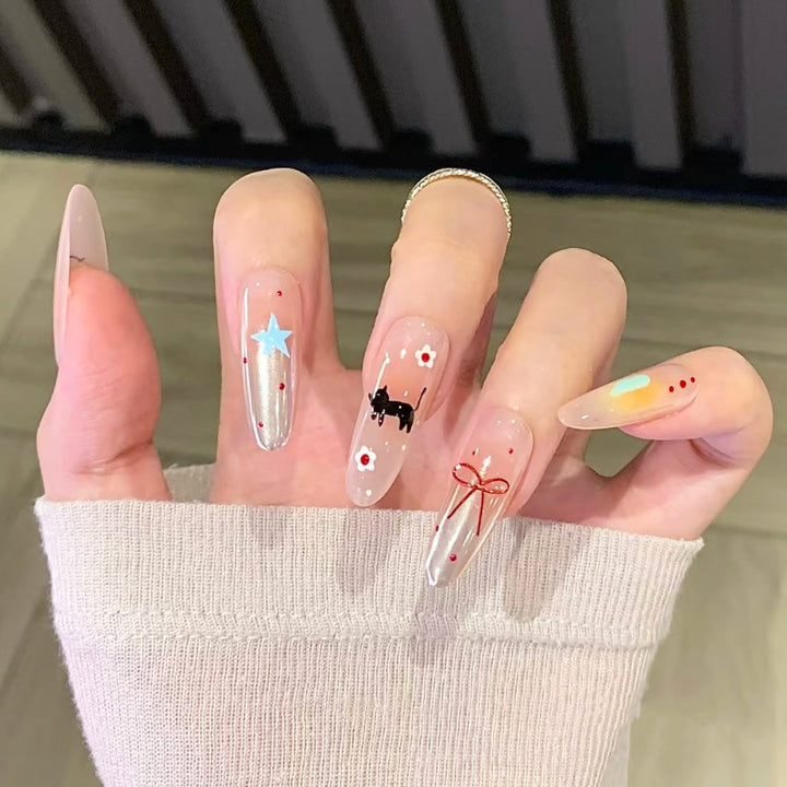 Künstlerisch inspiriertes Charakter-Themen Press-On Nagelkunst Set