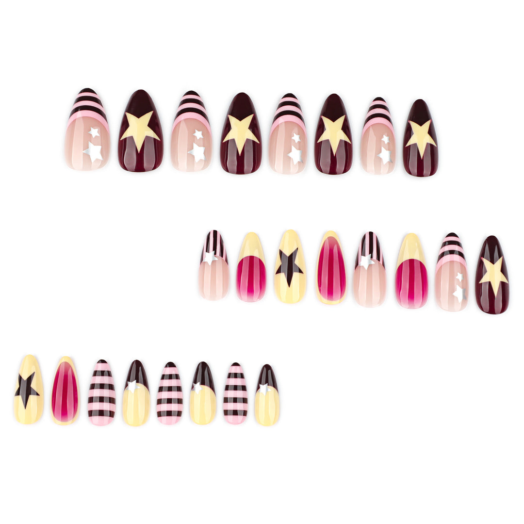 Kreative Nagelkunst mit Sternen-Design Karnz