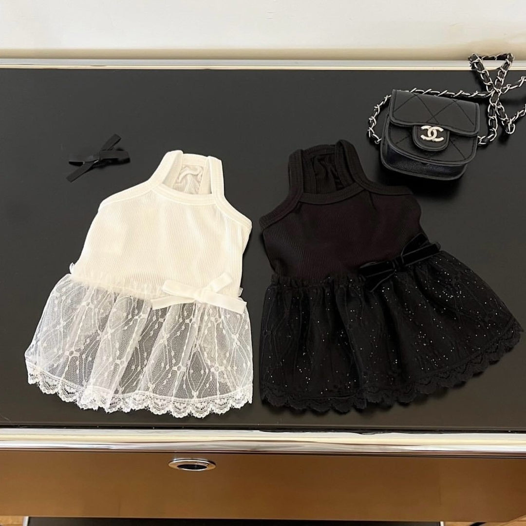 Zartes Spitzen-Tüll-Hundekleid mit gerippter Taille & Dekoration