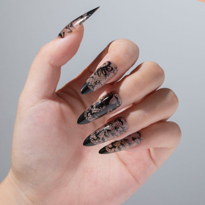 Dekorative Press-On Nagelspitzen Karnz