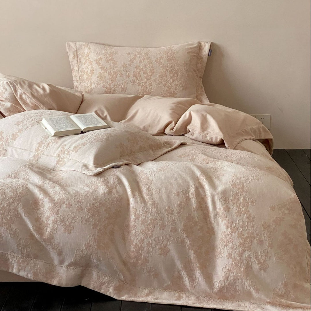 Luxuriöses Bettwäsche-Set aus Baumwoll-Jacquard mit Spitzenbändern
