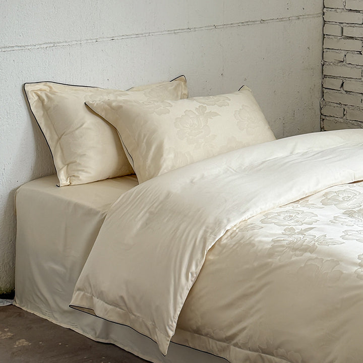 Satin-Bettbezug-Set mit dezentem Ton-in-Ton Blumenjacquard