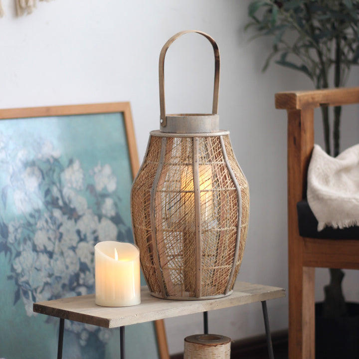 Dekorative Rattan-Lampe Karnz