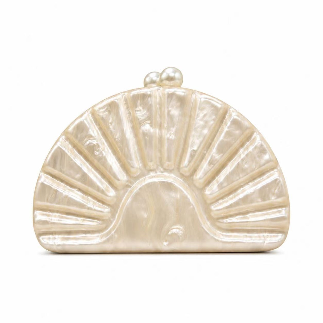 Vintage-inspirierte Perlenakzent Clutch