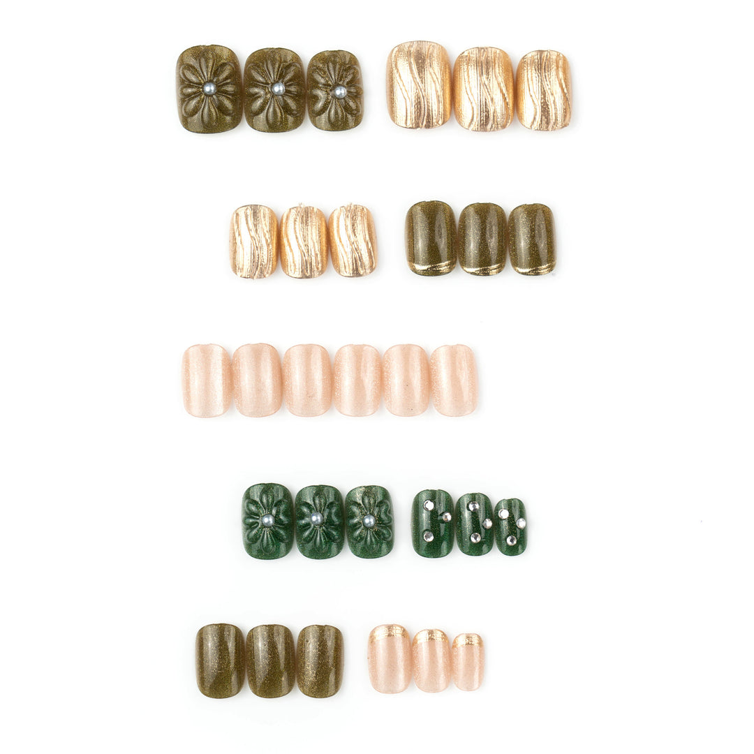 Kreatives Nagelset Karnz