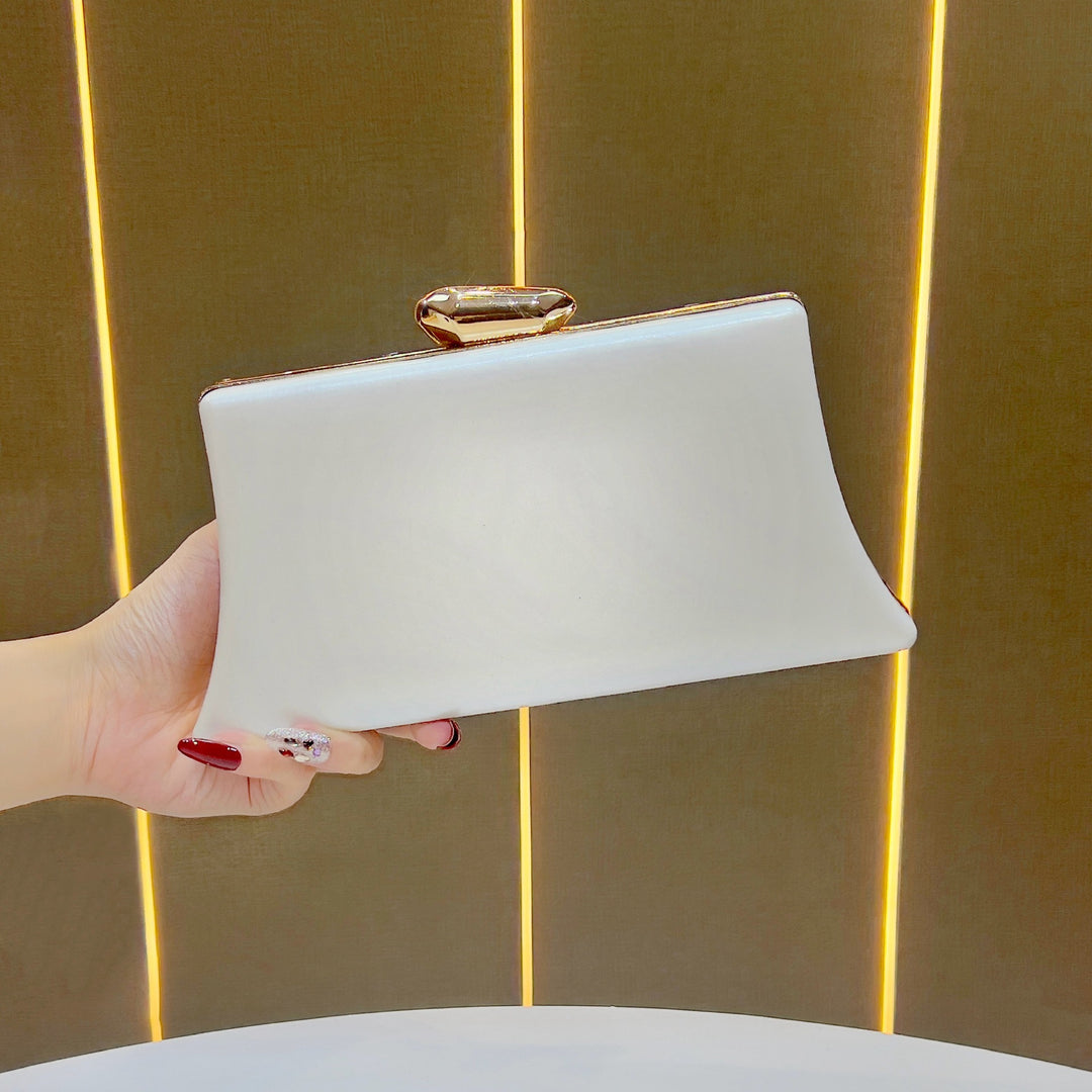 Elegante metallische Abendtasche