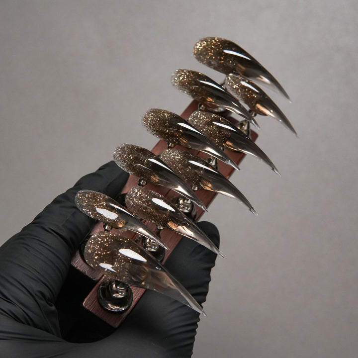 Glamouröse Stiletto Press-On Nägel mit Glitzer-Finish