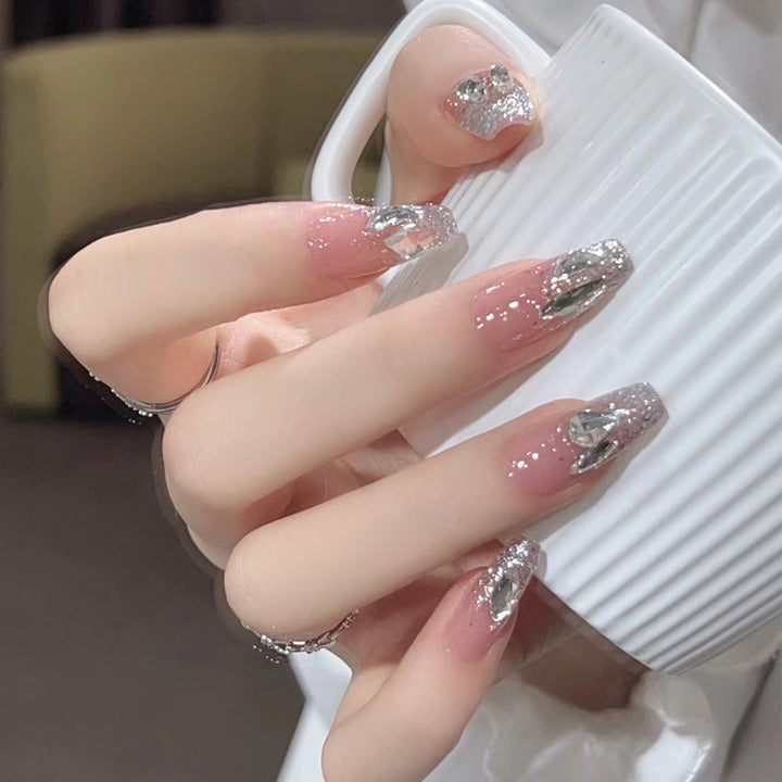 Dekoratives Press-On Nagelkunst-Set Karnz