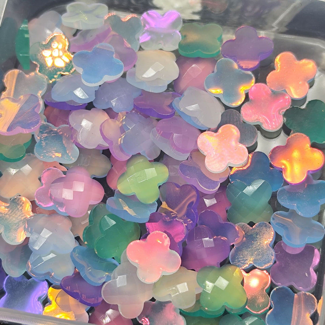 Schmuckhafte Acrylblüten Karnz