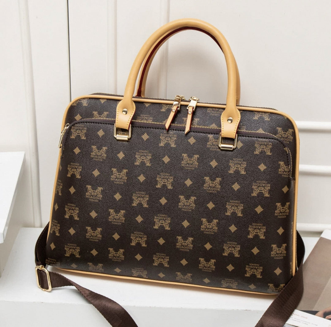Elegante Laptop-Tasche Im Luxuriösen Krokodil-Look Karnz