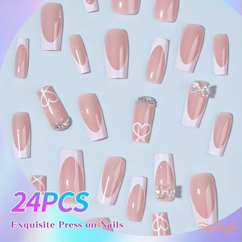 Kunstnagelset mit eleganten Schmetterlingsakzenten und Strass Karnz