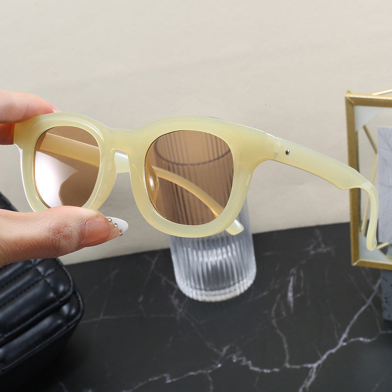 Damen Sonnenbrille im modernen, quadratischen Design Karnz