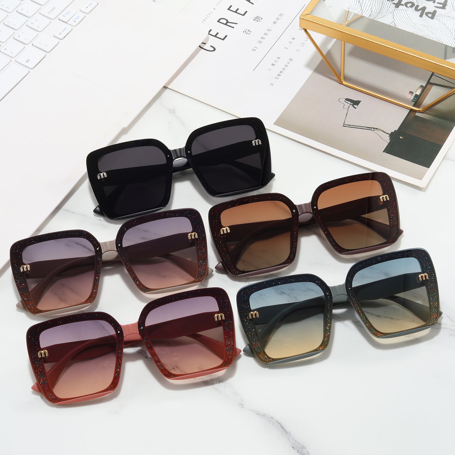 Damen modische quadratische Sonnenbrille mit funkelndem Rahmen Karnz