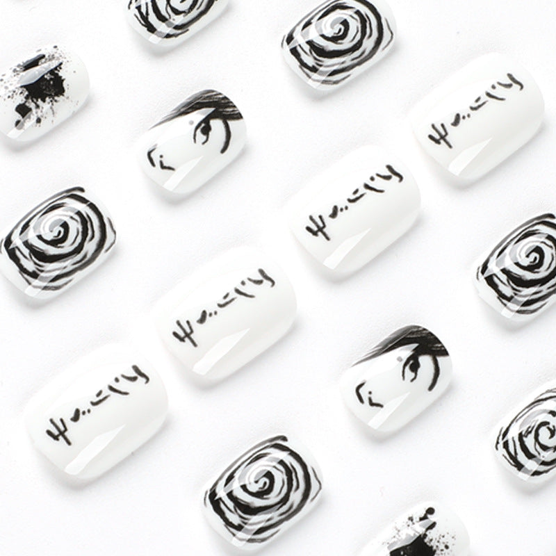 Kreative Nagelkunst mit Kunstmotiv Karnz