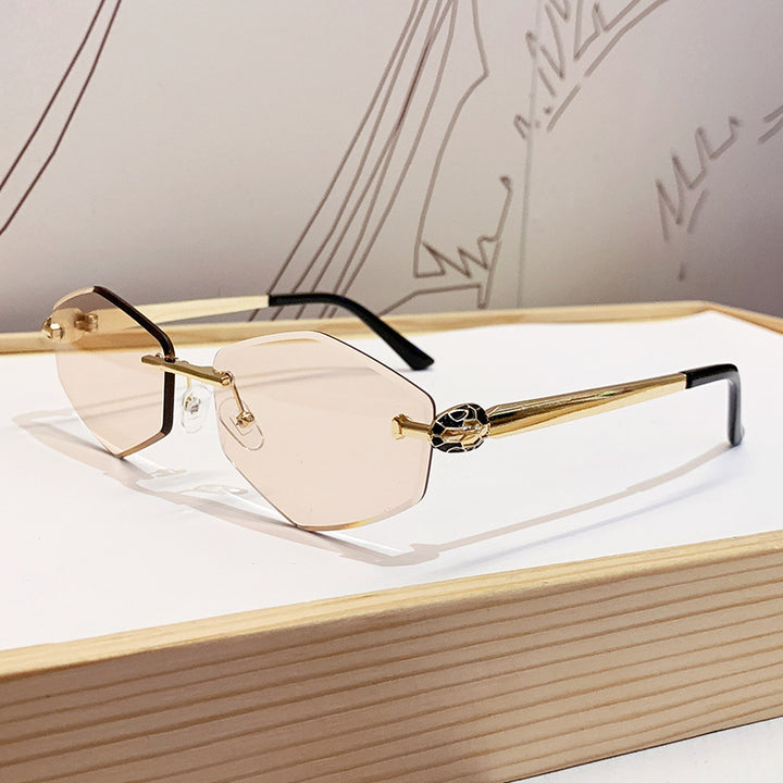 Damen Designer Sonnenbrille mit hexagonalem Rahmen und goldenen Akzenten Karnz
