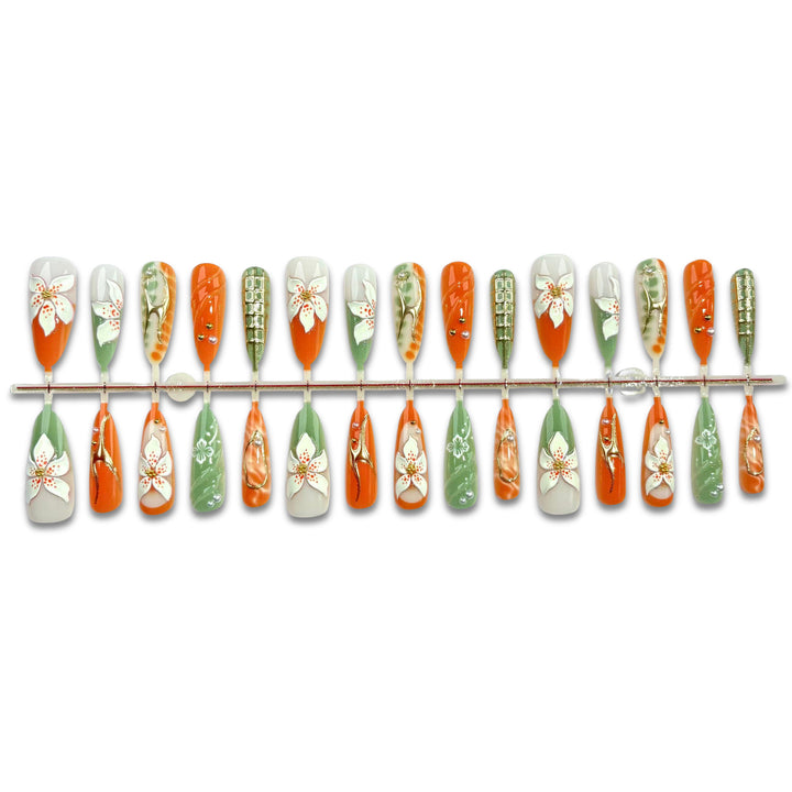Künstlerisches Florales Press-On Nagelkunst Set 1790746250