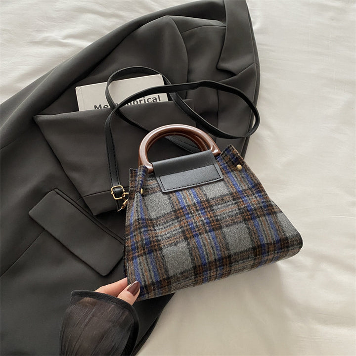 Karo Strukturierte Mini-Handtasche Karnz