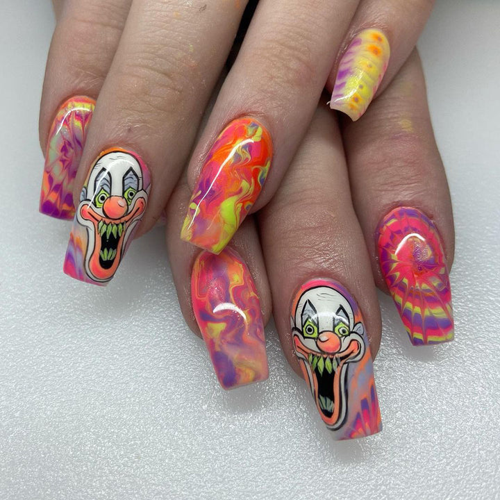 Kreatives Kunstnagelset mit Clownsmotiv Karnz