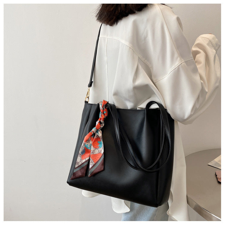 Moderne Handtasche mit Verstellbarem Schulterriemen Karnz