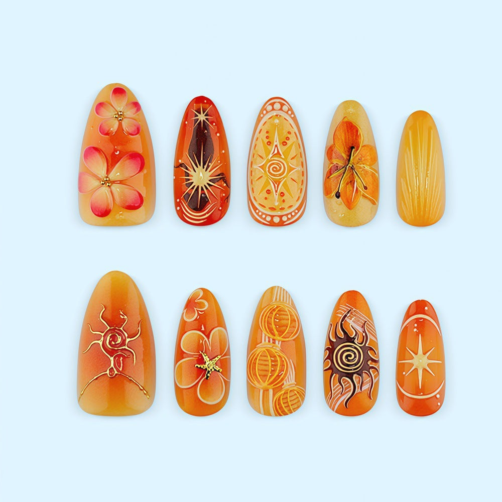 Kunstnägel mit elegantem floralen Design Karnz