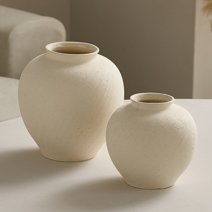 Elegante Keramikvase mit organischen Formen Karnz