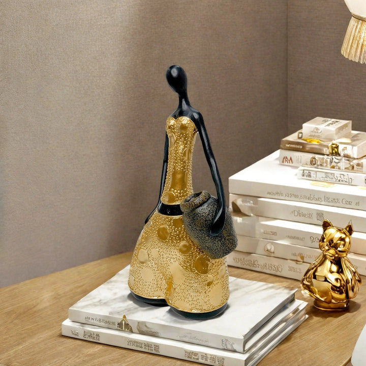 Elegante Tanzende Figur Karnz