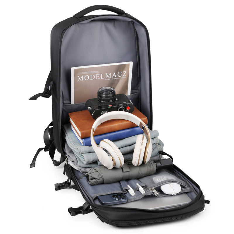 Geräumiger Multi-Compartments-Reiserucksack Karnz