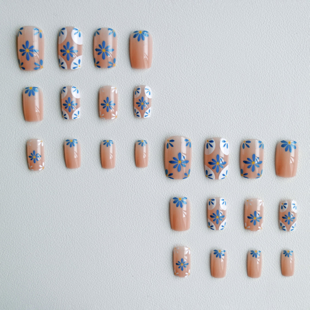 Florales Acryl-Nagelkunst-Design