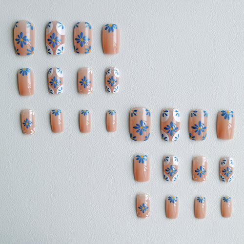 Florales Acryl-Nagelkunst-Design