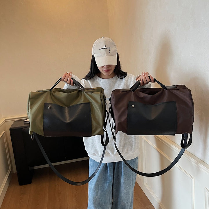 Geräumige Reisetasche mit mehreren Fächern Karnz