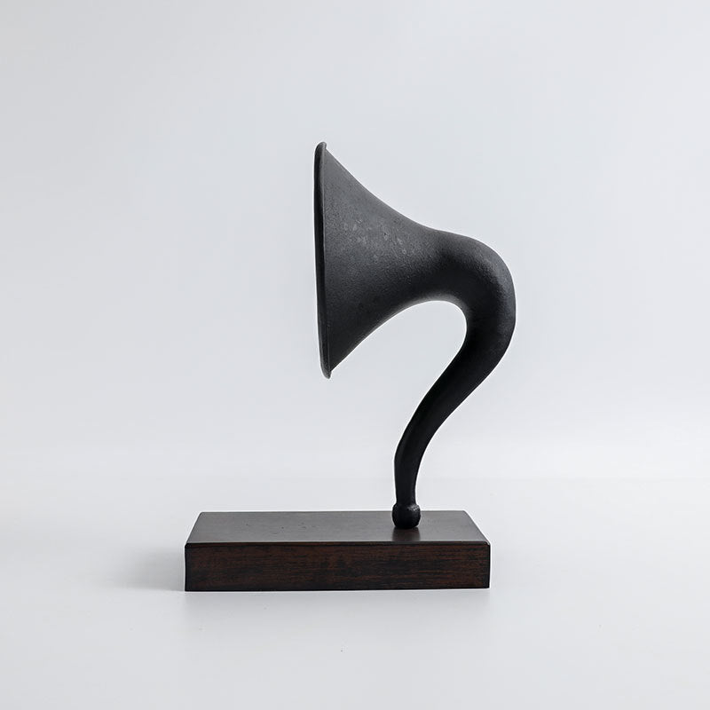 Vintage-inspirierte dekorative Grammophon-Skulptur 1789403426