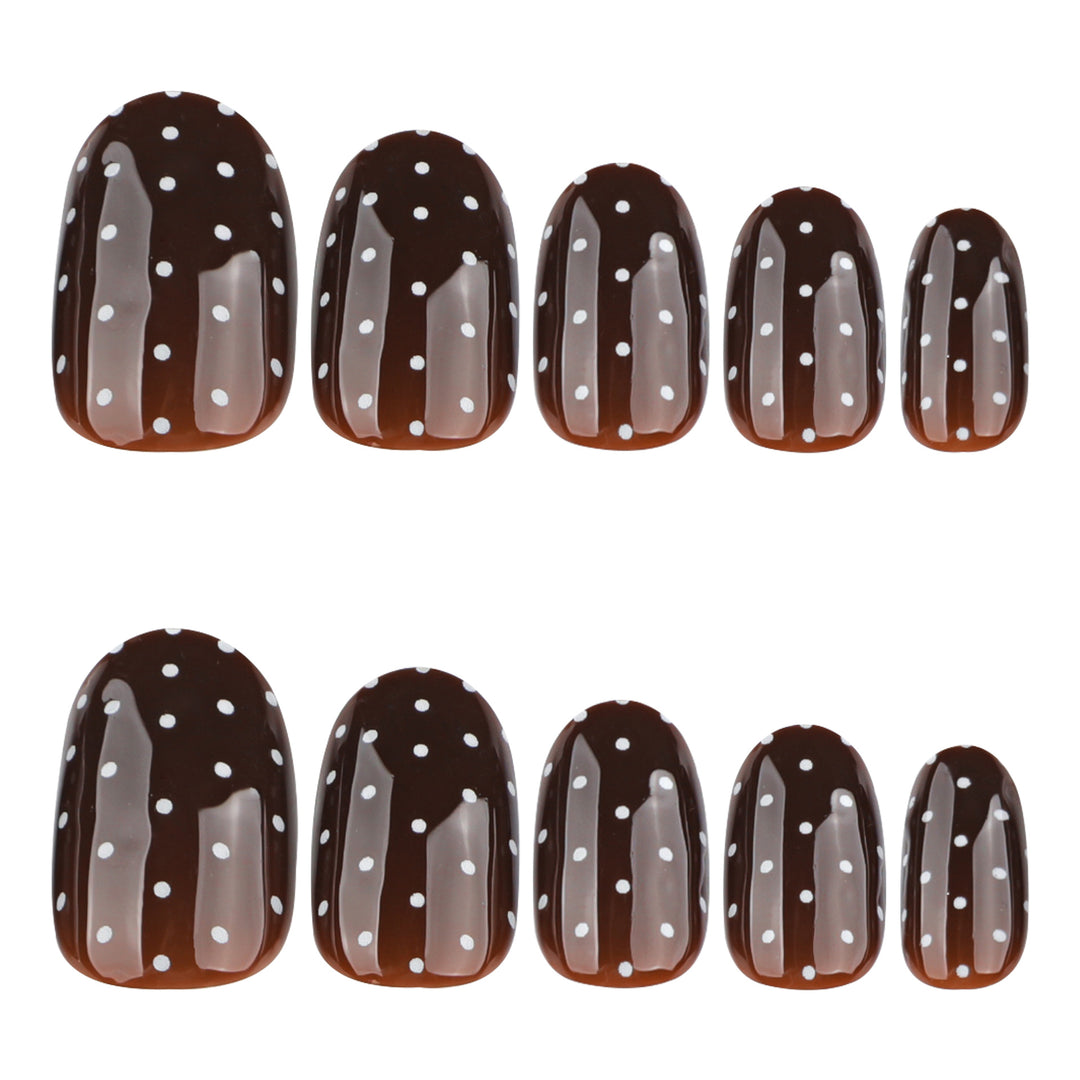 Elegante und moderne Nagelkunst mit Polka-Dots Karnz
