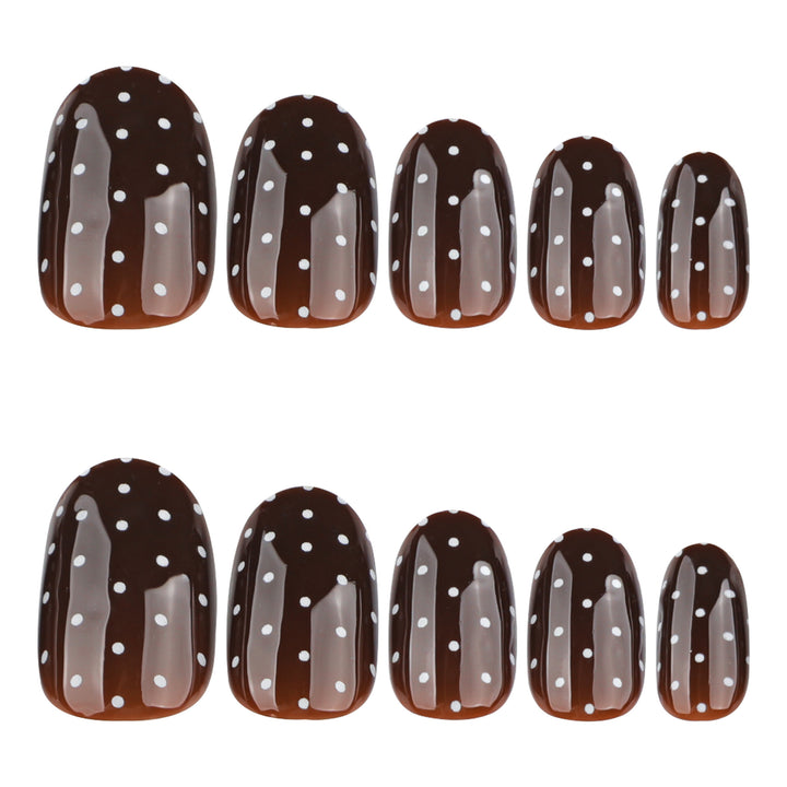 Elegante und moderne Nagelkunst mit Polka-Dots Karnz