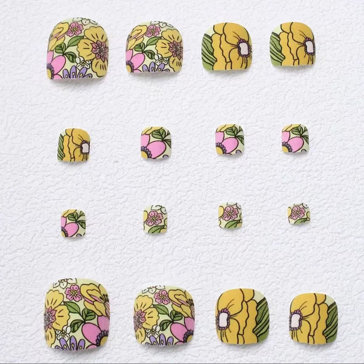Kunstnagel-Set mit buntem Blumendesign Karnz