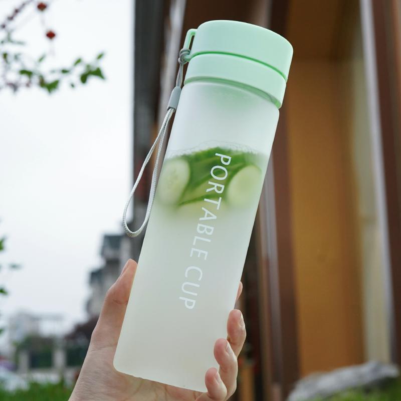 Damen Trinkflasche mit innovativem Deckel Karnz