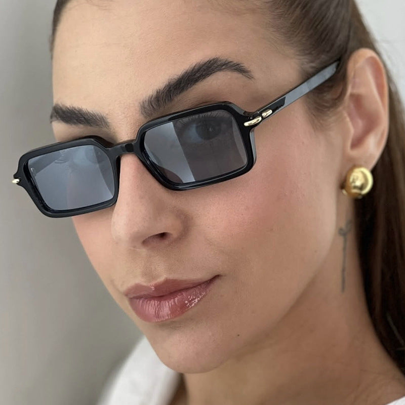 Damen modische quadratische Sonnenbrille mit stilvollem Kunststoffrahmen und blauen Gläsern Karnz