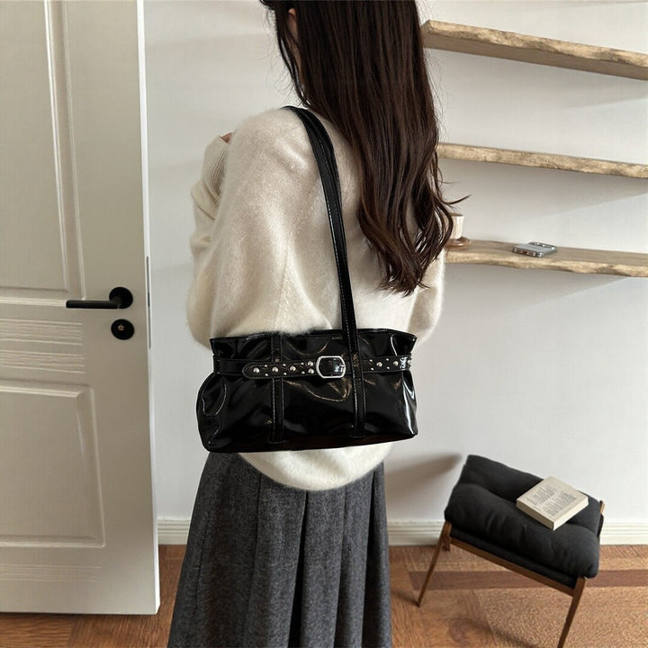Strukturierte dekorative Handtasche