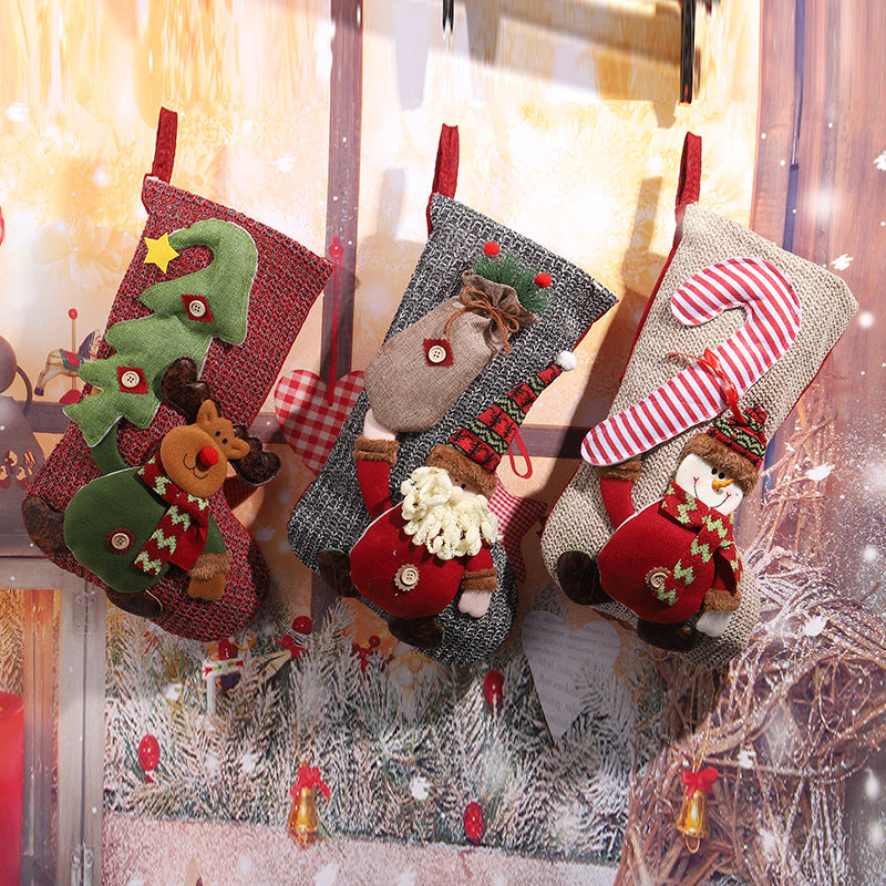 Weihnachtsstrumpf mit festlichem Gnome-Motiv Karnz