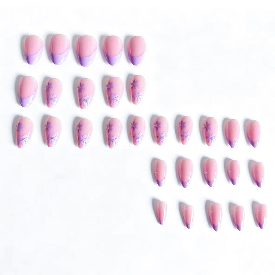 Künstlerische floral verzierte Press-On Nail Tips Karnz