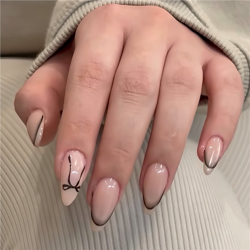 Stylische Ombre Press-On Nägel Karnz