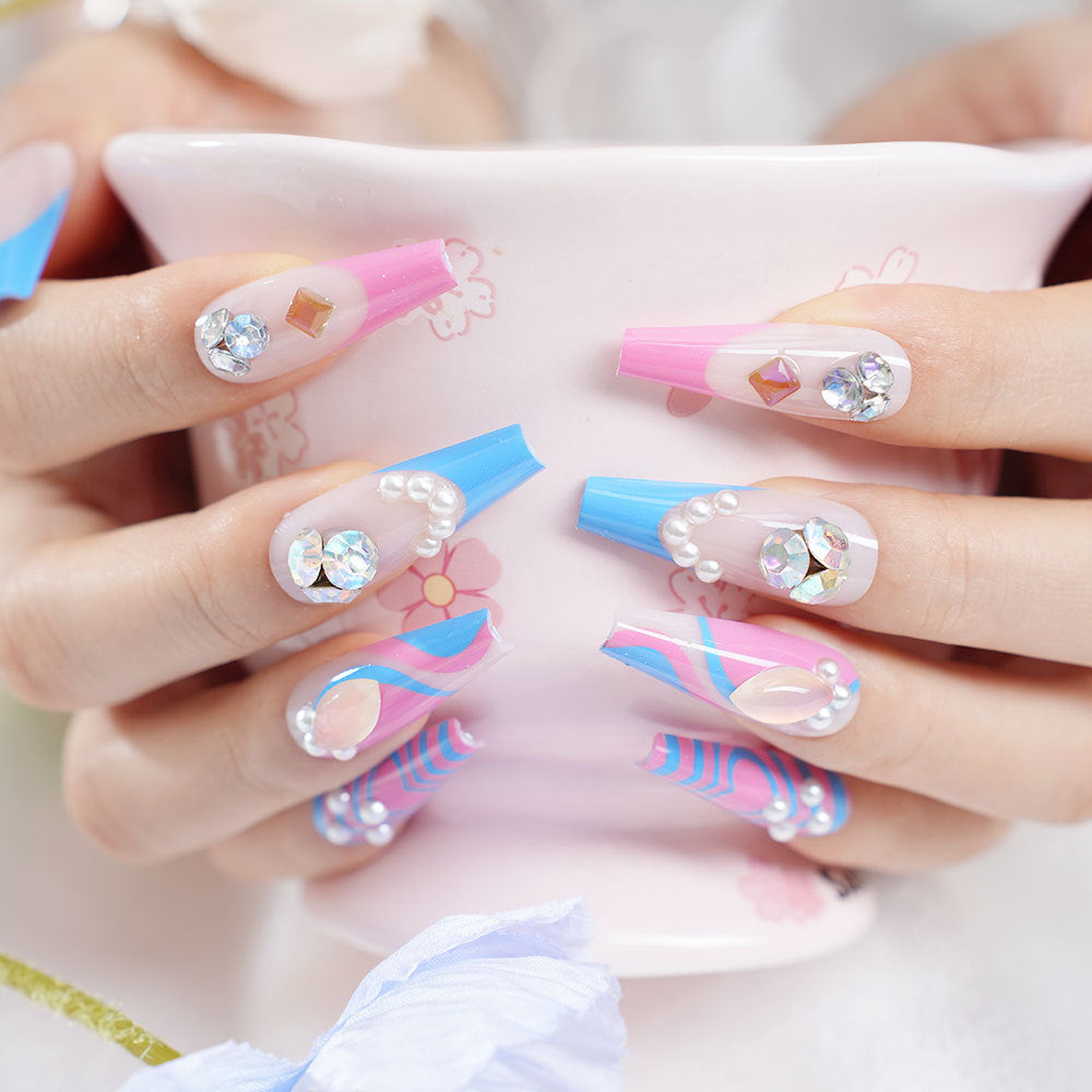 Glamouröser Designer Press-On Nagelkunst Set Karnz