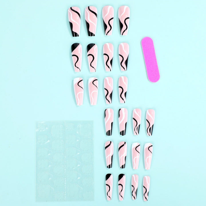 Kreatives Nageldesign Karnz