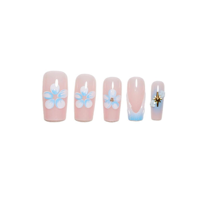 Blumenverzierte Nagelkunstverlängerungen Karnz