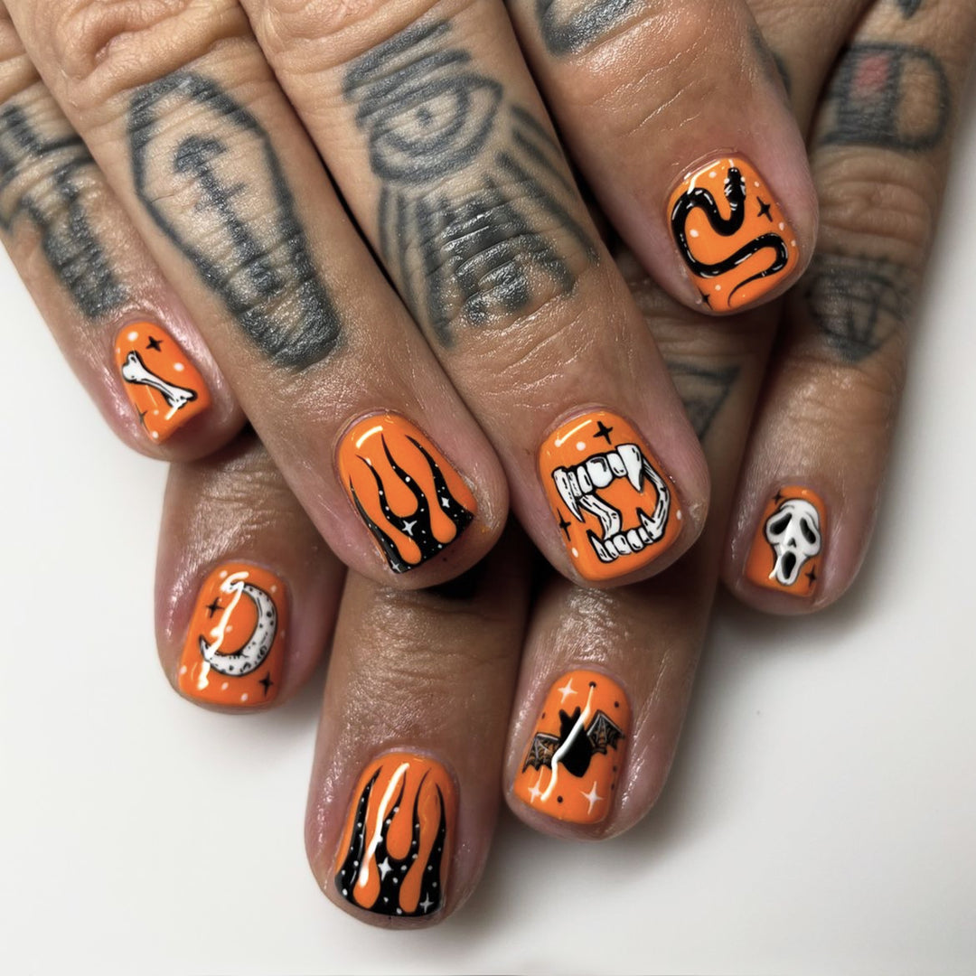 Kreatives Kunstnagelset mit Halloween-Motiven Karnz