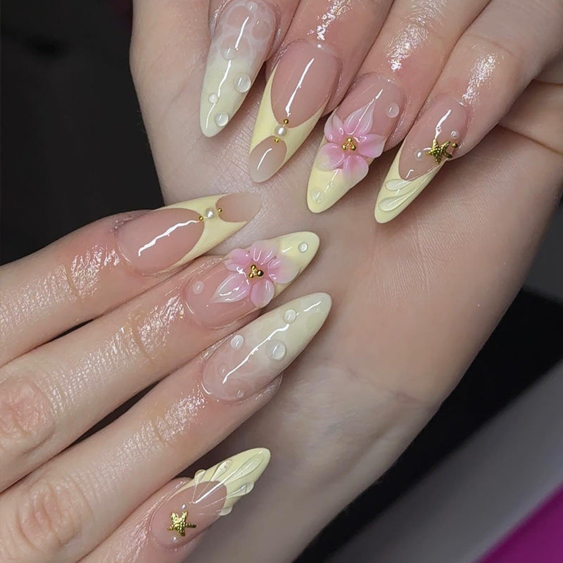 Künstlerisches Press-On Nagelset mit floralem Design Karnz