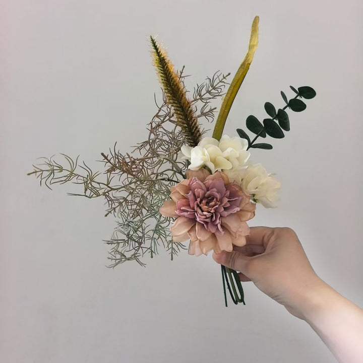 Lebensechter Sukkulent Blumenstrauß